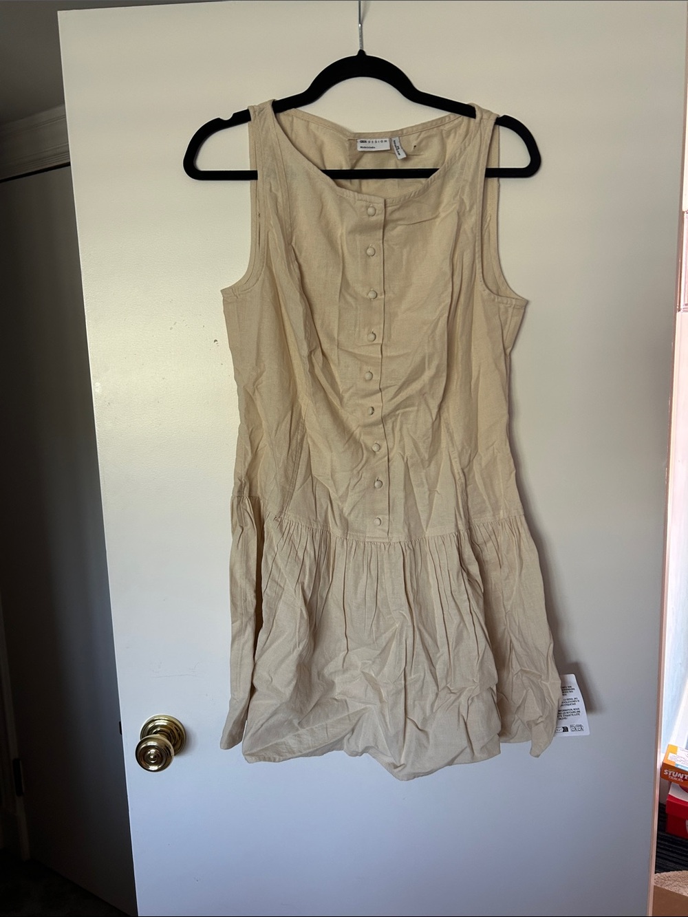ASOS women’s Sleeveless Button-Front Cream Dress size 8